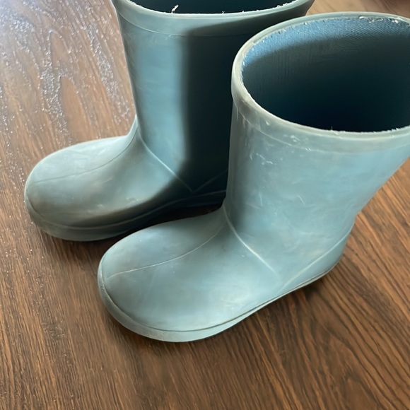 Toddler Zara Rainboots - Picture 3 of 3